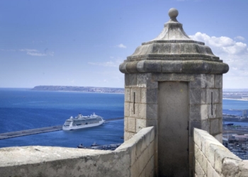 Alicante reconoce a Gloria Ruso, Casa Gloria y hotel Meliá en el Día Mundial del Turismo