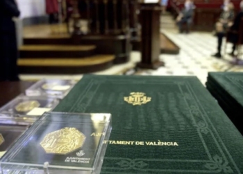 Valéncia aprueba conceder la distinción de Alcaldesa Honoraria de la ciudad a Rita Barberá