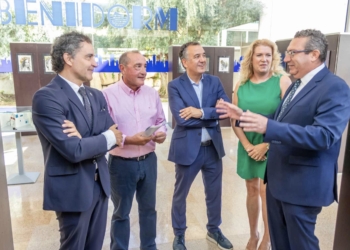 Benidorm reconoce al periodismo en el Día Mundial del Turismo