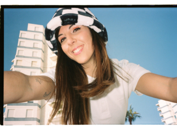 «Busco que las canciones sean como un himno»