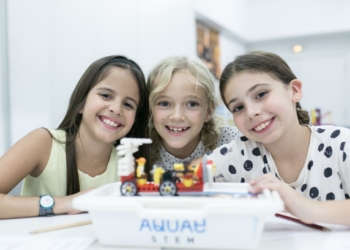 El programa Aquae STEM vuelve a las aulas por quinto año para impulsar el talento científico entre las jóvenes estudiantes