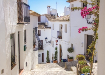 Altea lanza una oferta de empleo en La Pública