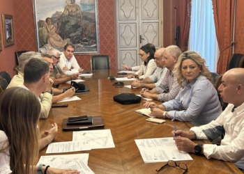 Alicante refuerza los autobuses, seguridad y limpieza del Cementerio por Todos los Santos