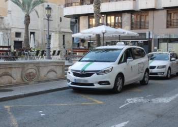 Elche inicia el proceso para la creación de 24 nuevas licencias de taxi