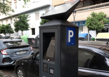 La zona azul de la ORA recupera desde este lunes su horario de 9 a 14 y de 16 a 20 horas