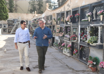 San Vicente organiza un operativo especial con motivo de Todos los Santos con el refuerzo del transporte hasta el cementerio