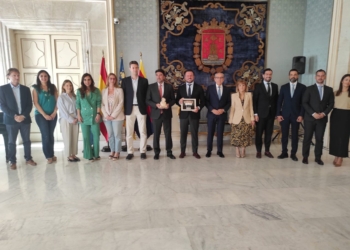 Elche y Alicante acuerdan mirar hacia un horizonte en común