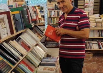 «Me encanta escribir con distracciones»