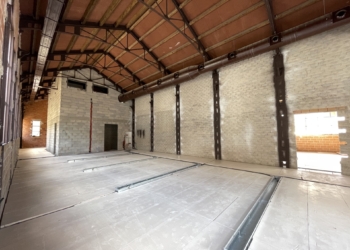 Un grupo de empresarios visitan el futuro complejo tecnológico Rodes