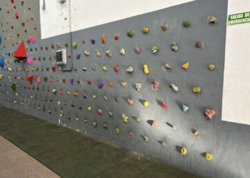 Alcoy realiza mejoras en el rocódromo del pabellón Miguel Sarasa