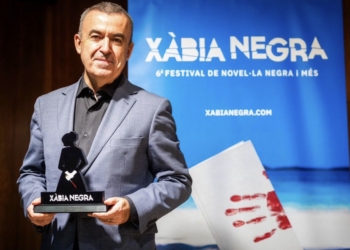 Lorenzo Silva recibe el premio La Criminala en Xàbia Negra