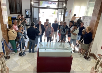 Un grupo de sesenta turistas gallegos visita Elda