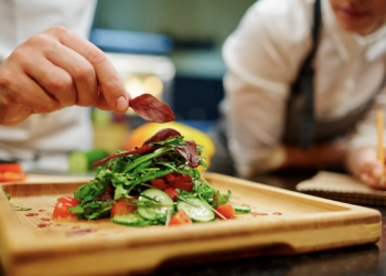 Crevillent pone en marcha la formación para el carnet de manipulador de alimentos