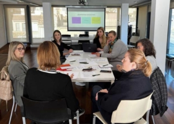 Benidorm trabaja para avanzar en la accesibilidad en los transportes turísticos