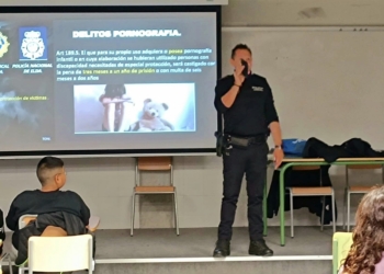La Unidad de Violencia de Género de la Policía Local imparte charlas en los IES de la ciudad