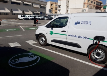 Aguas de Alicante inaugura sus nuevas infraestructuras para recarga de la flota de vehículos eléctricos