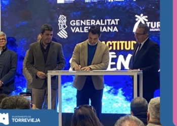 El Consell colabora con Torrevieja para potenciar las fiestas de relevante interés turístico