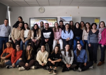 Alumnado del CIP FP Batoi lleva adelante el proyecto ‘El viatge del Tirisiti i la Tereseta’