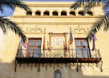 El valenciano dejará de ser requisito y contará como mérito en las oposiciones municipales