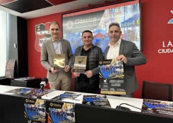 El pelotón europeo arranca su pedaleo en las calles de La Nucía