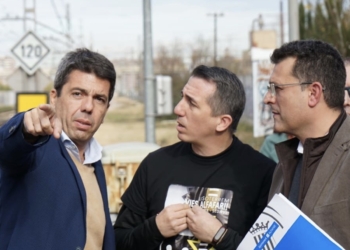 Mazón, Adsuara y Pradas se reúnen con la Plataforma por el Soterramiento de las vías