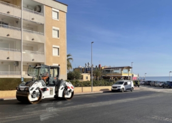 A finales de enero termina el reasfaltado de calles en la zona sur de Torrevieja