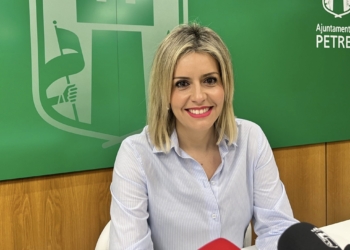 La OMIC de Petrer aumenta hasta las 220 consultas de afectados por el cierre, hace un mes, de la clínica estética Centros Ideal