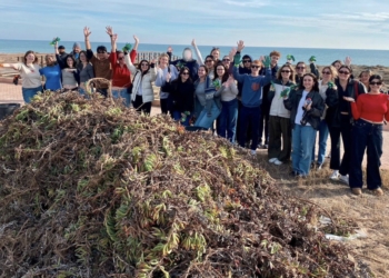 Estudiantes americanos participan en la recuperación ambiental del Paraje Nautral Municipal del Molino del Agua