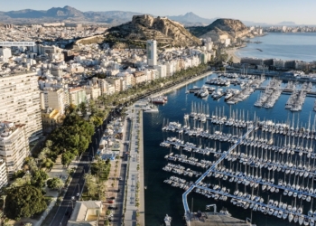 Deja que la luz propia de Alicante inunde todos tus sentidos