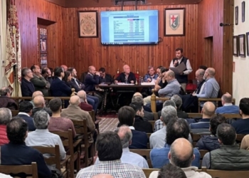 Alcoy felicita la Asociación de San Jorge por el gran paso hecho por la igualdad de las mujeres y los hombres en la Fiesta