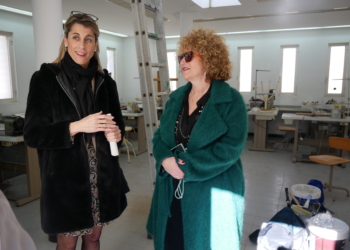 Lourdes Aznar comprueba el avance de las obras de recuperación de la Escuela Taller