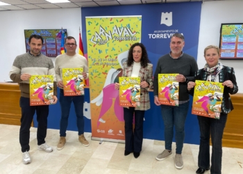 Torrevieja se viste de Carnaval