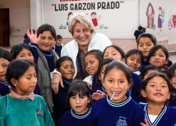 El eterno amor por unos niños de Ecuador