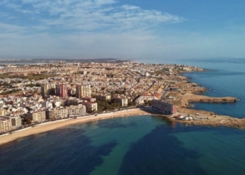 Torrevieja supera los 100.000 habitantes empadronados