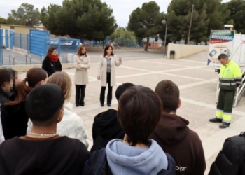 Medio Ambiente inicia una campaña educativa en institutos de Benidorm para fomentar el reciclaje