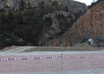 La regeneración paisajística de la antigua cantera del Racó de l’Infern avanza según las previsiones