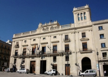 La Generalitat avala la instalación de una planta solar cuyos cables afectan a terrenos protegidos de Alcoy