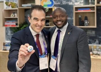 Alicante se reúne con Google en la Mobile World Congress para colaborar en una IA