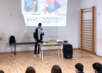Un colegio de Valencia crea la figura del ‘líder digital’ para que sus alumnos detecten y combatan prácticas nocivas en Internet