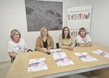 L’Alfàs y Altea caminan unidas en la marcha solidaria de Anémona contra el cáncer de mama y ginecológico