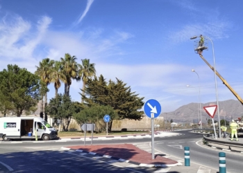 Mejoran la iluminación del alumbrado público en diferentes tramos de Orihuela