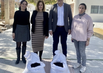 El centro de compostaje comunitario de Mutxamel genera la primera remesa de abono orgánico