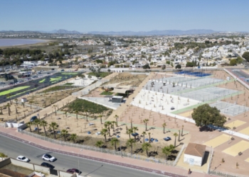 Gran afluencia de público en la inauguración del nuevo parque de La Siesta