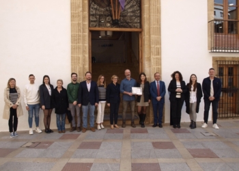Xavier Aldekoa y Laura Aragó recogen el Premio Internacional de Periodismo y Turismo Sostenible Ciudad de Xàbia