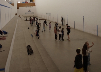 Medio millar de escolares se acercan a los deportes en el Día de l’Esport