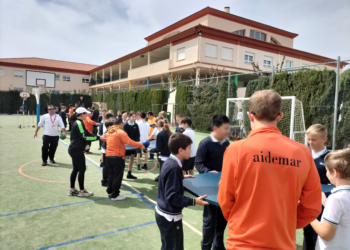 Alumnos de la Vega Baja reflexionan sobre la inclusión con actividades y talleres inmersivos
