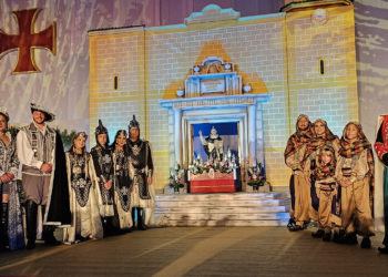 Presentados los capitanes festeros