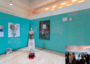 «Ahora mismo tengo dos exposiciones colectivas de gira internacional»