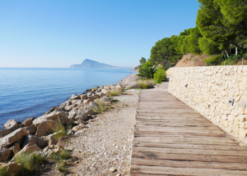 La bahía de Altea, todo un paraíso azul para los senderistas