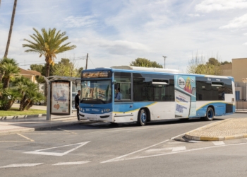 Preocupación por las demoras en el servicio de autobús que causa la supresión de semáforos en la carretera Altea-Albir